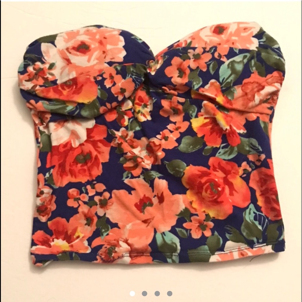 SUPER CUTE FLORAL TUBE TOP!!